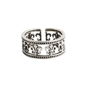Classic, timeless and refined Fleur De Lis Ring in Oxidized Sterling Silver.